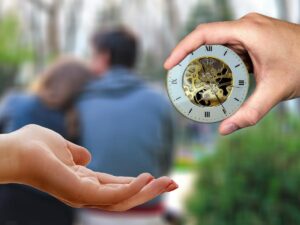 時計を渡す